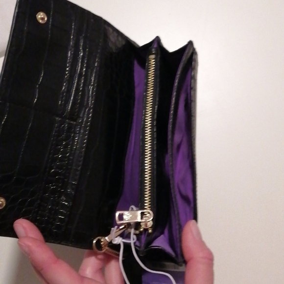 Ella NWT Vegan Clutch - Picture 3 of 4